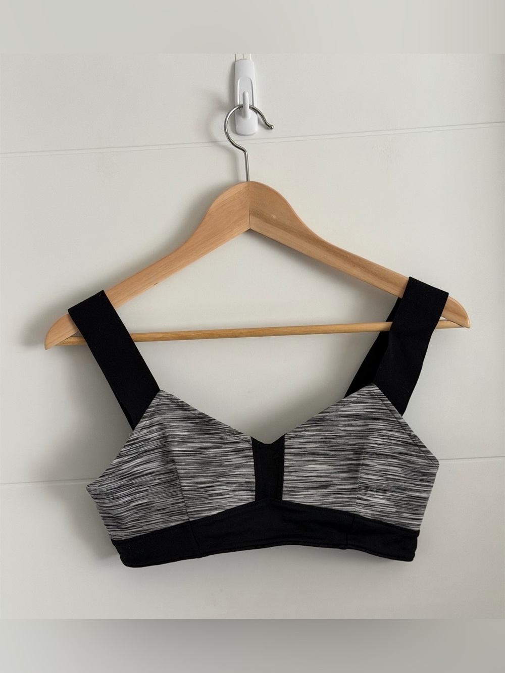 ALO: Sports Bra (ptp approx 13.5in)